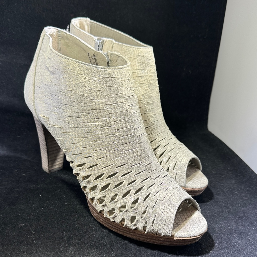 PAUL GREEN Luxury Silver Metallic Peep Toe Platform Booties EU 6 US - Size 8.5